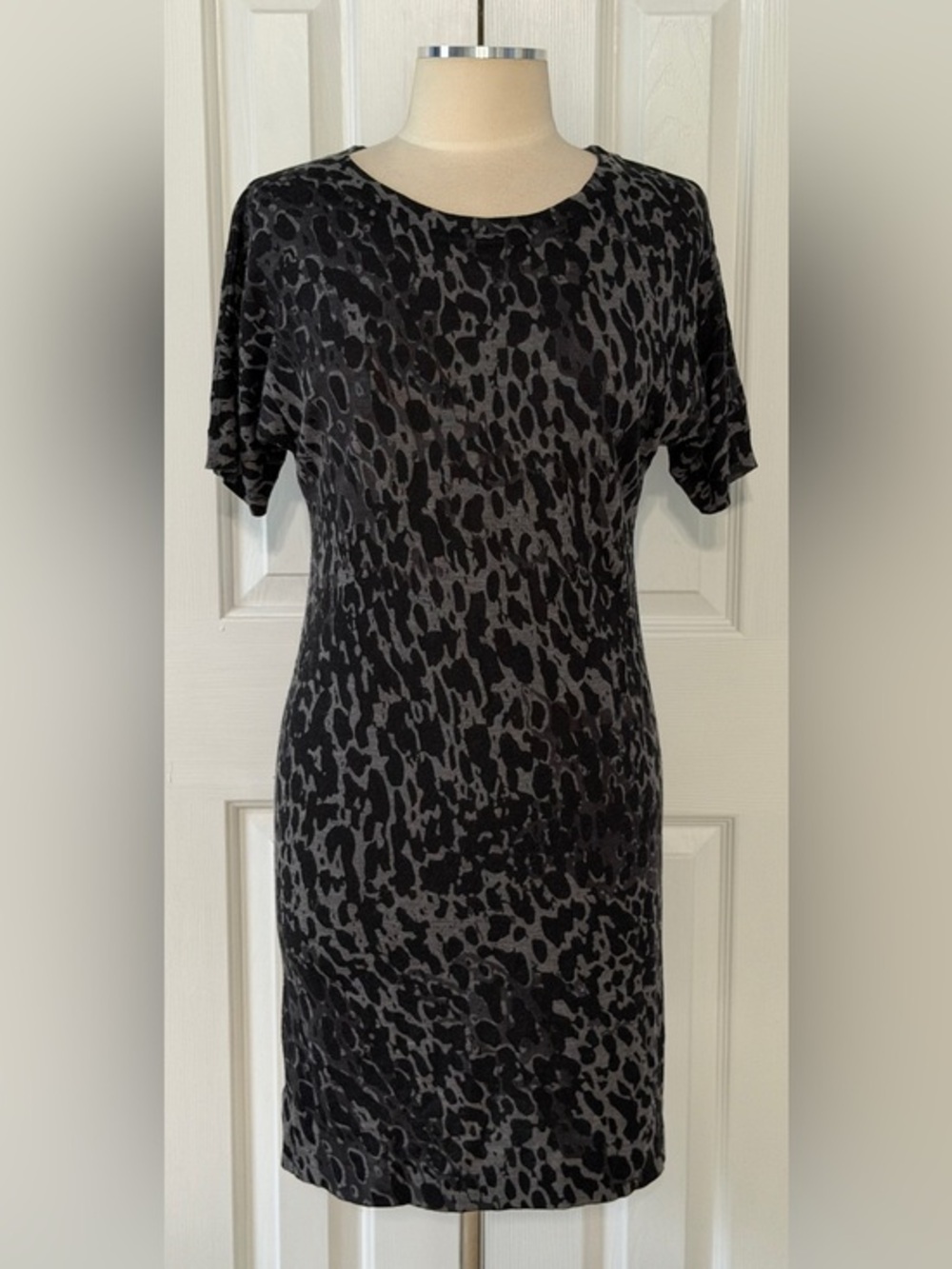 Ann Taylor LOFT 100% Wool Black Gray Leopard Print Sweater Dress Small